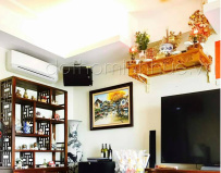 Bàn thờ treo tường nhà Chị Hà - Chung cư Royal City Hà Nội