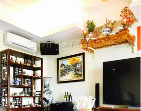 Bàn thờ treo tường nhà Chị Hà - Chung cư Royal City Hà Nội
