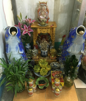 BAN THỜ THẦN TÀI đặt thế nào để quản được tối đa lượng khách ra vào?!