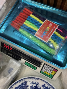 Mồi hầu đồng / Mồi đơn hầu đồng / Mồi hầu Vạn Niên Đăng đủ 5 màu ngũ sắc - hộp 27 cây